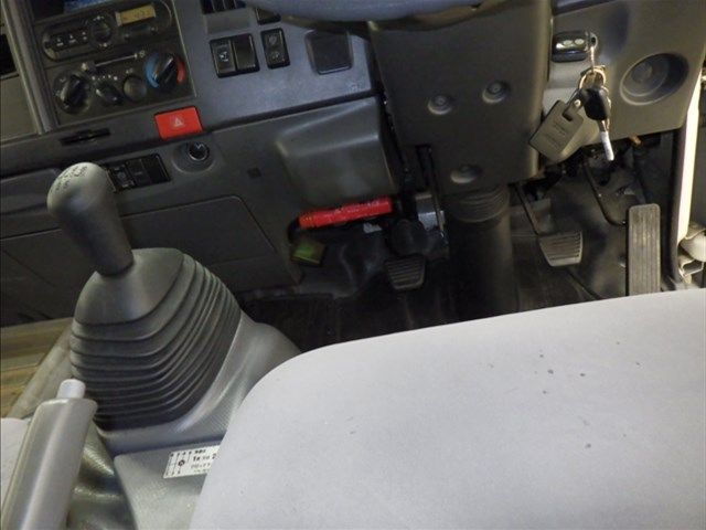2017 Isuzu Elf Van auction photo 8