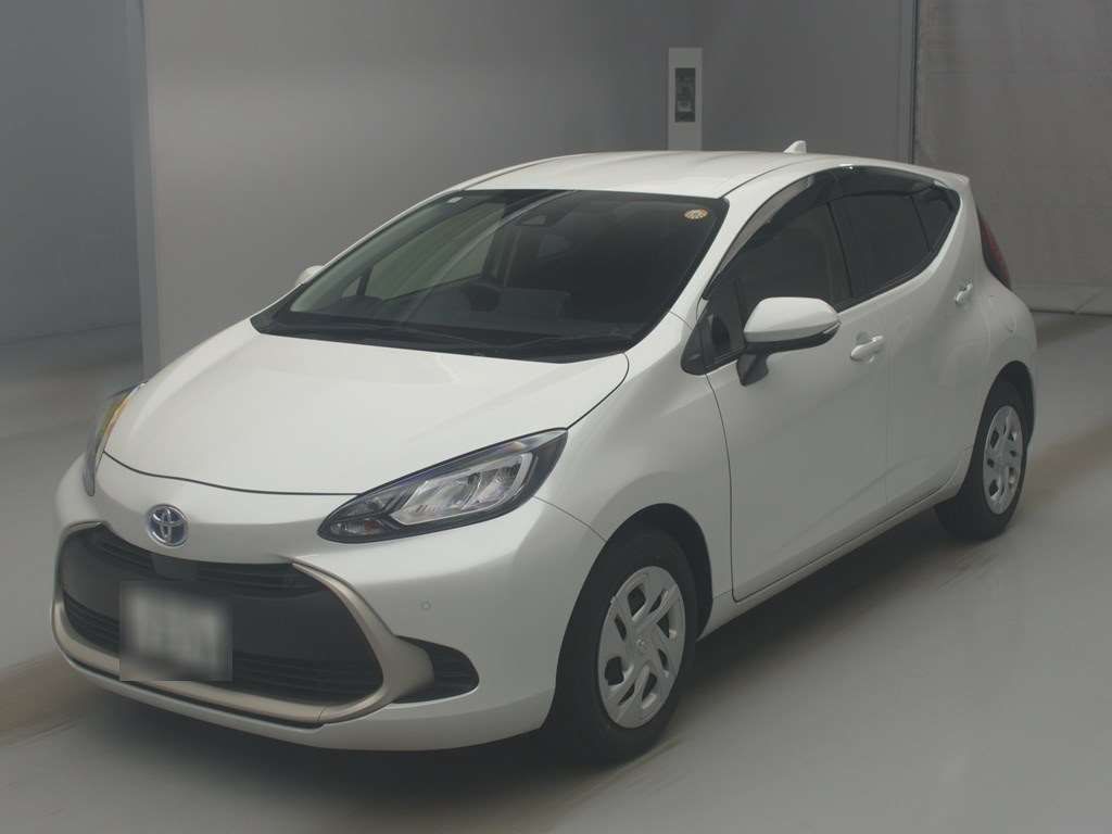 2022 Toyota Aqua G Japan auction vehicle