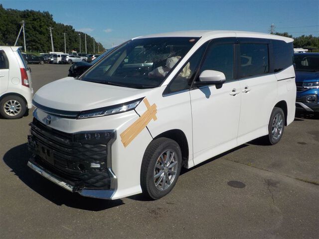 2025 Toyota Voxy 4WD auction photo 4