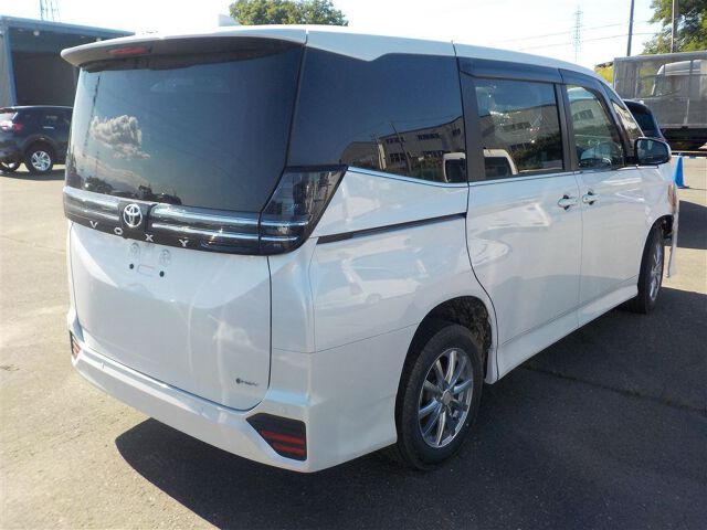 2025 Toyota Voxy 4WD auction photo 5