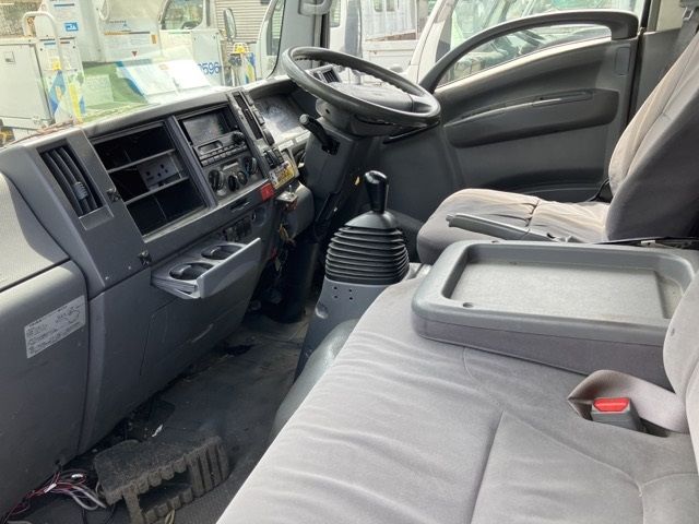 2010 Isuzu Elf Reizo Reito auction photo 5