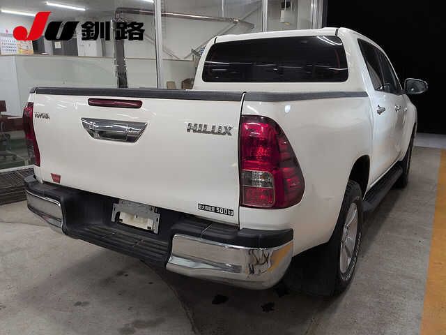 2018 Toyota Hilux 4WD Z auction photo 9