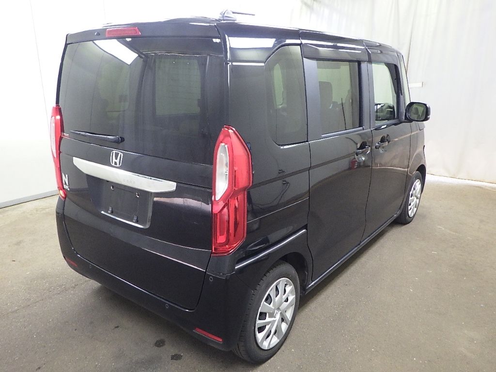 2021 Honda N-BOX L auction photo 2
