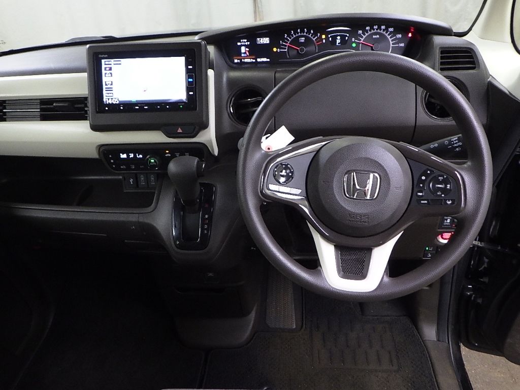 2021 Honda N-BOX L auction photo 3