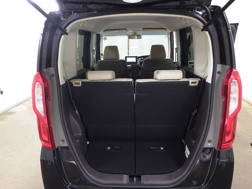 2021 Honda N-BOX L auction photo 8