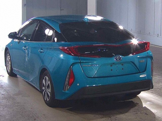 2017 Toyota Prius PHEV Sセーフティプラス auction photo 2