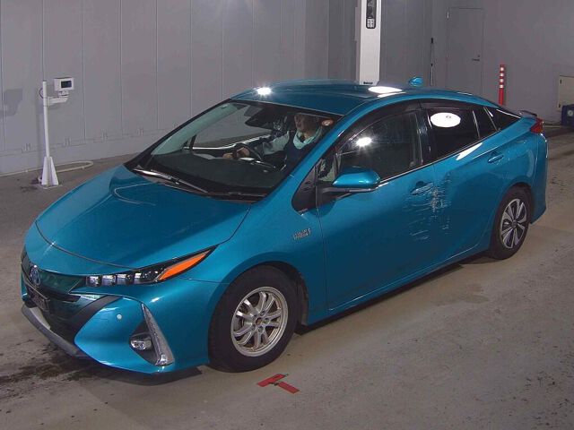 2017 Toyota Prius PHEV Sセーフティプラス auction photo 4
