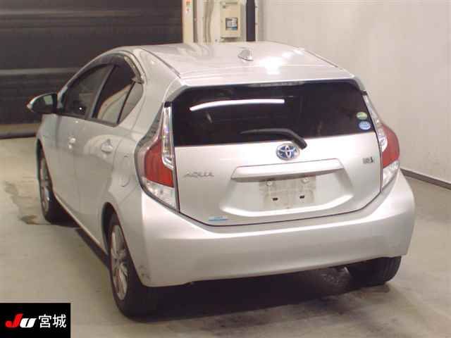 2015 Toyota Aqua Gブラックソフトレザーセレクシ auction photo 2