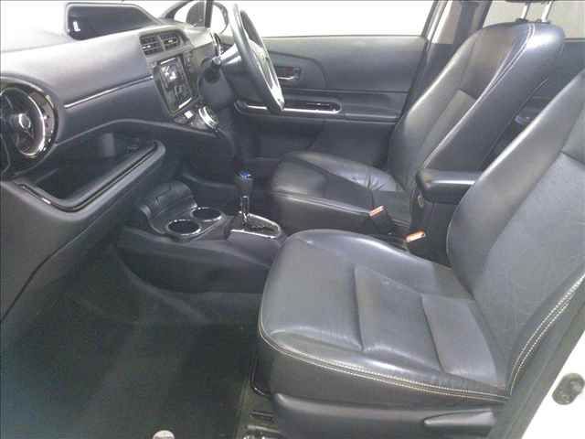 2015 Toyota Aqua Gブラックソフトレザーセレクシ auction photo 3