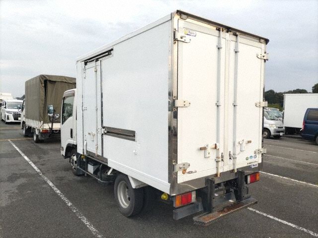 2016 Isuzu Elf Horley auction photo 2