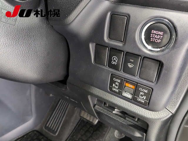2015 Toyota Voxy 4WD ZSキラメキ auction photo 4