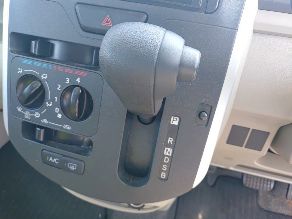 2017 Daihatsu Tanto auction photo 12