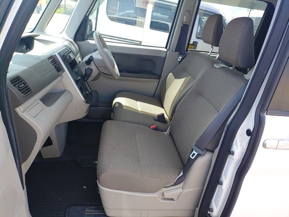 2017 Daihatsu Tanto auction photo 16