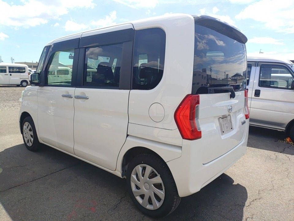 2017 Daihatsu Tanto auction photo 6