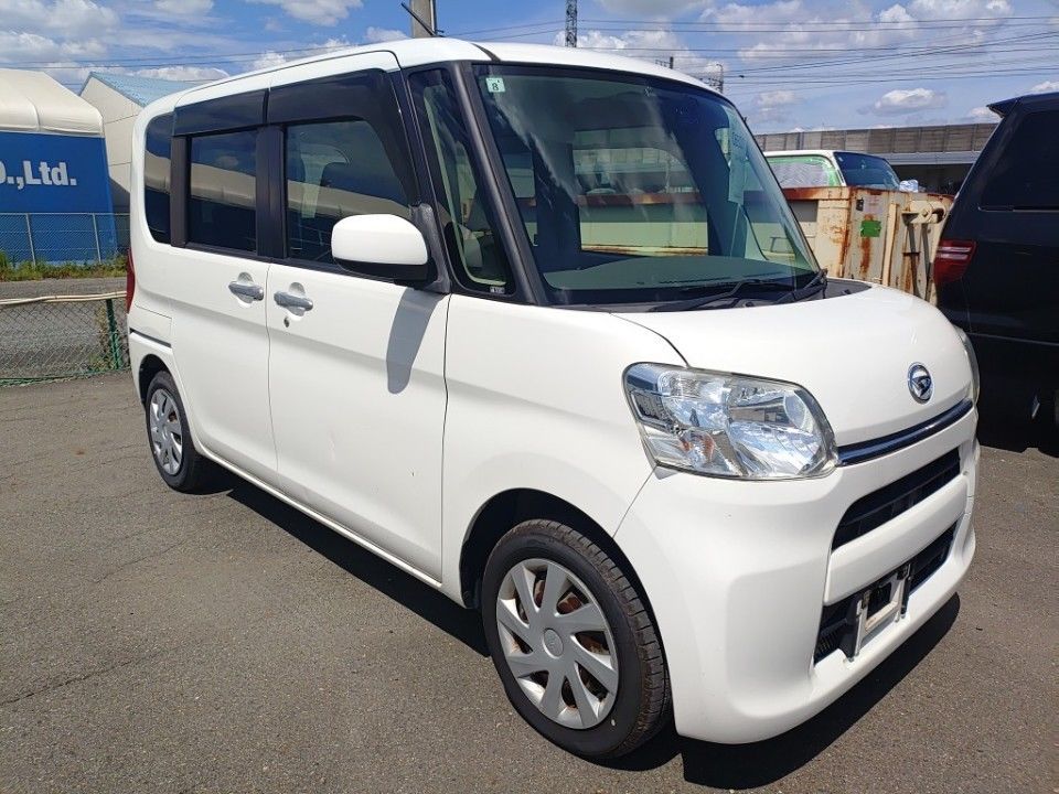 2017 Daihatsu Tanto auction photo 4