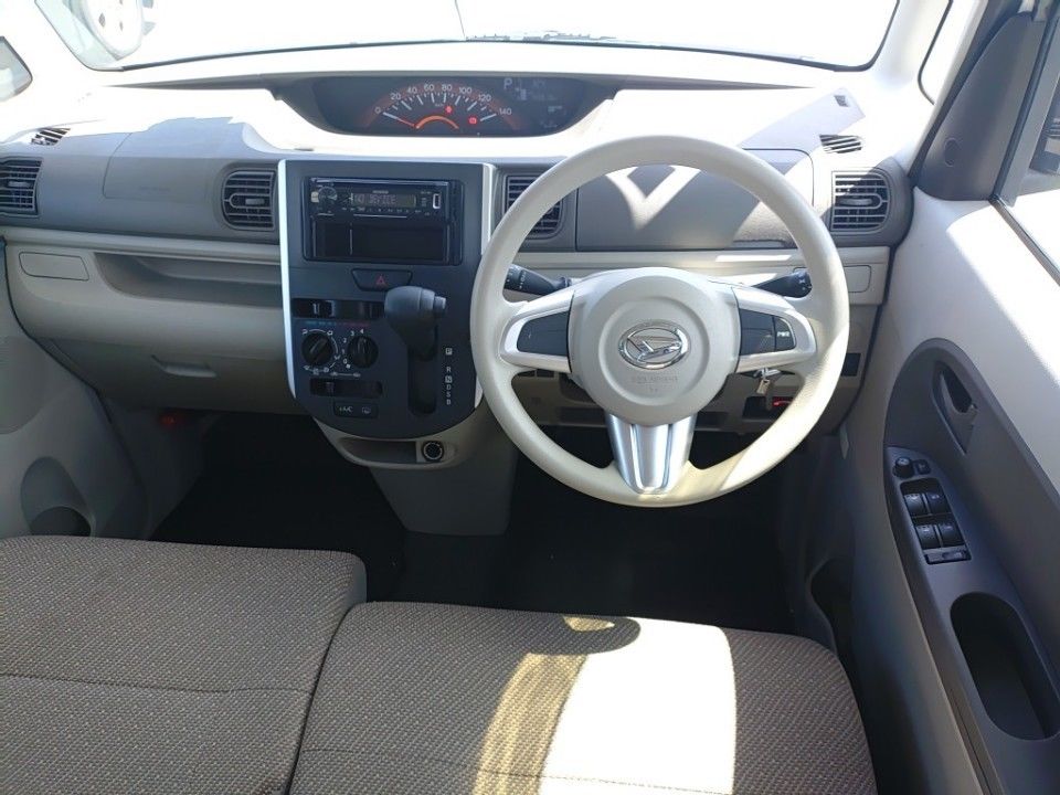 2017 Daihatsu Tanto auction photo 3