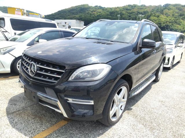 2014 Mercedes-Benz Mクラス ML350B Tech 4MAMG 4WD auction photo 4