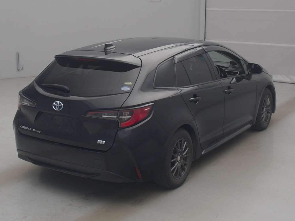 2021 Toyota Corolla Touring Hybrid G-X Pla 4WD auction photo 2