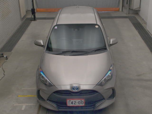 2021 Toyota Yaris Hybrid X auction photo 6
