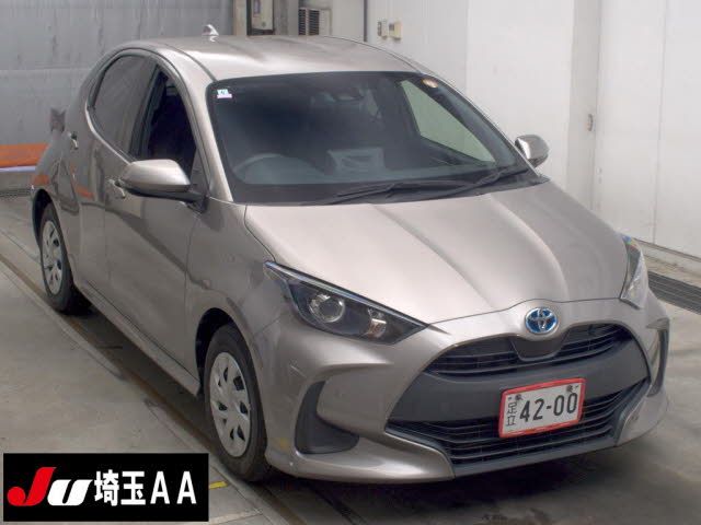 Japan Auction Vehicles 12 2021 Toyota Yaris Hybrid X auction photo