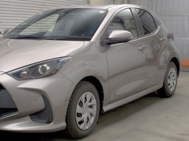 2021 Toyota Yaris Hybrid X auction photo 4