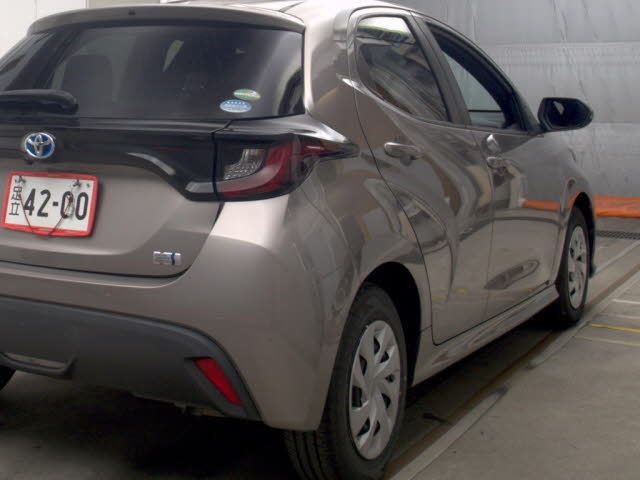 2021 Toyota Yaris Hybrid X auction photo 5