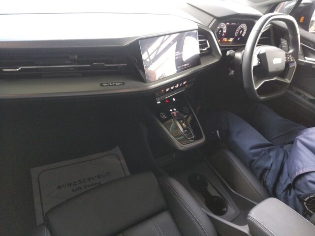 2022 Audi Q4スポーツバックeトロン 40アドバンスド auction photo 3