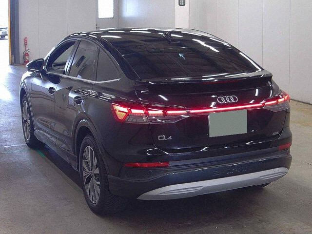 2022 Audi Q4スポーツバックeトロン 40アドバンスド auction photo 2