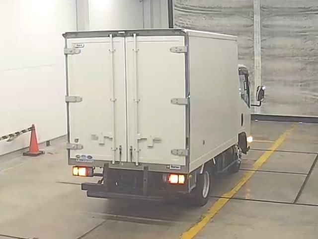 2016 Isuzu Elf 冷蔵・冷凍車 auction photo 2