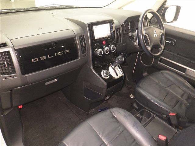 2017 Mitsubishi Delica D:5 4WD ローデストロイヤルツーリン auction photo 4