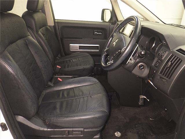 2017 Mitsubishi Delica D:5 4WD ローデストロイヤルツーリン auction photo 5