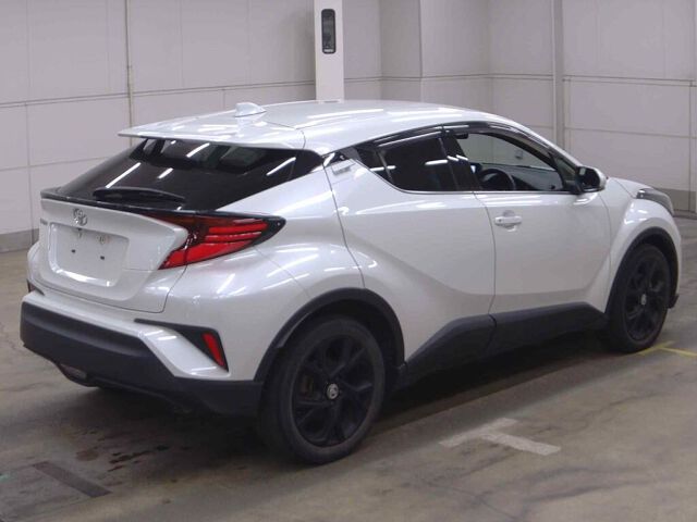 2023 Toyota C-HR G-T Modonero Safe+3 4WD auction photo 5