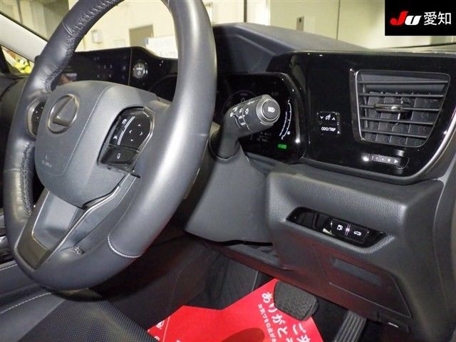 2021 Lexus NX NX450h+ バージョンL auction photo 5