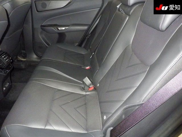 2021 Lexus NX NX450h+ バージョンL auction photo 4