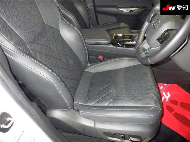 2021 Lexus NX NX450h+ バージョンL auction photo 6