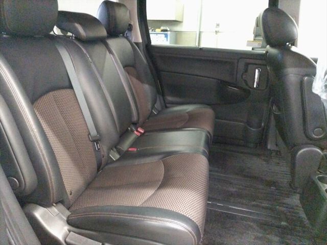 2012 Nissan Elgrand 250HSアーバンクロム 4WD auction photo 6