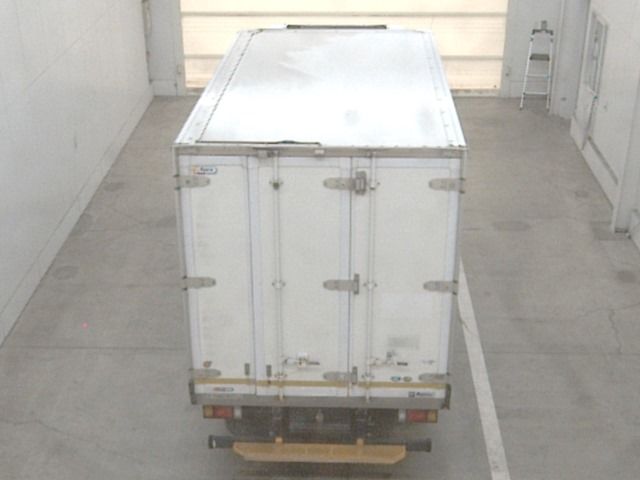 2021 Isuzu Elf Refrigerated and frozen trucks auction photo 3