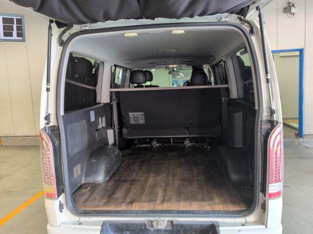 2016 Toyota Hiace L Super GL Dark 4WD auction photo 3