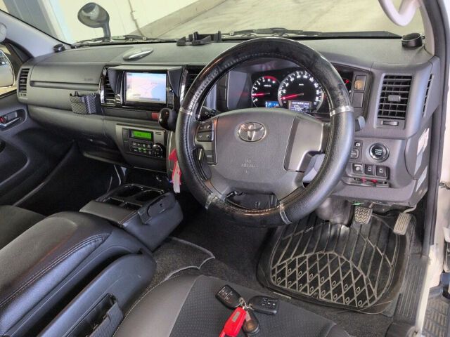 2016 Toyota Hiace L Super GL Dark 4WD auction photo 6