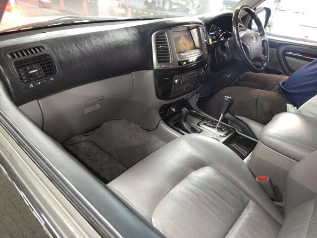 2007 Toyota Land Cruiser 100 Cygnus 60SP-ED 4WD auction photo 3