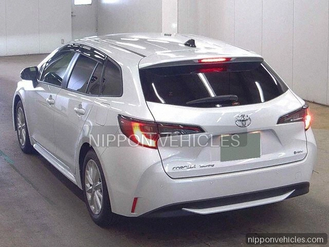 2026 Toyota Corolla Touring ハイブリッドG auction photo 2