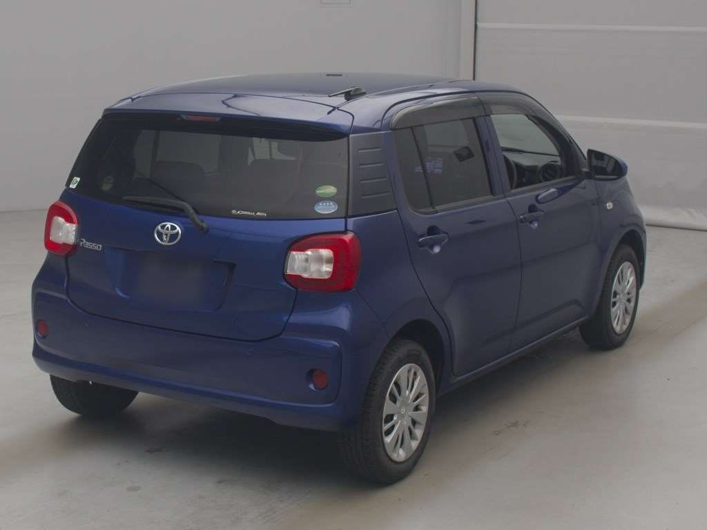 2018 Toyota Passo X LパッケージS auction photo 2