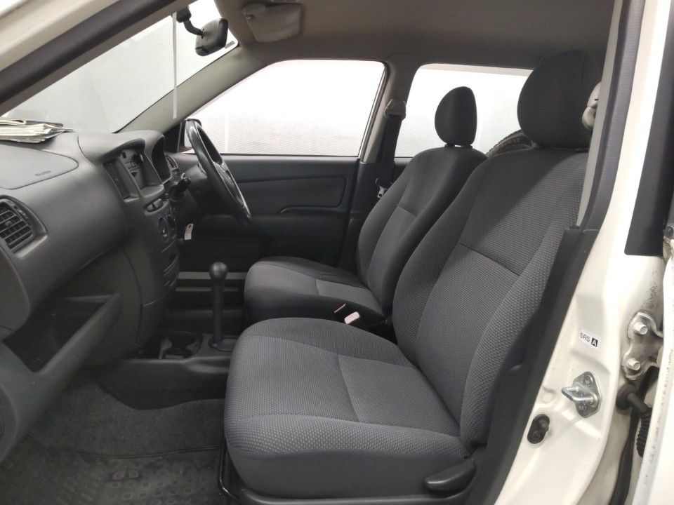 2004 Toyota Succeed auction photo 16