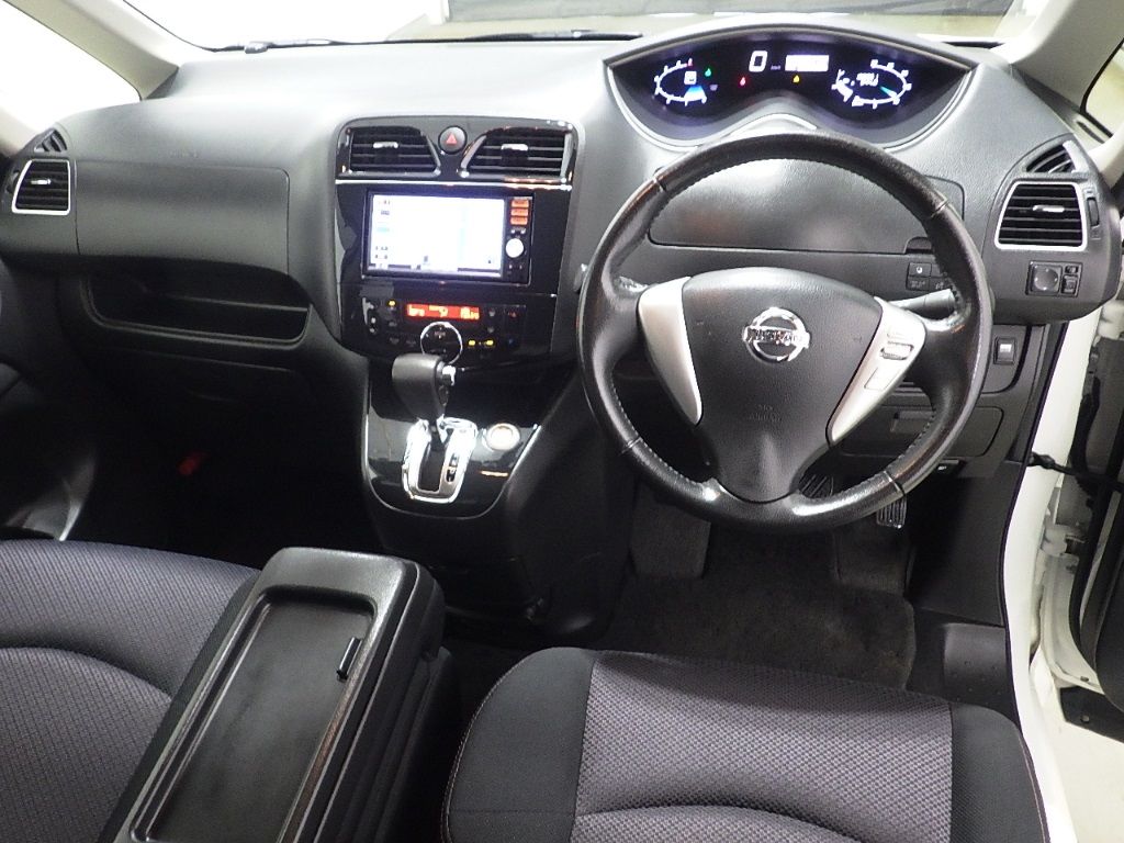 2013 Nissan Serena ハイウェイスターSハイブリッドVセレクション auction photo 3