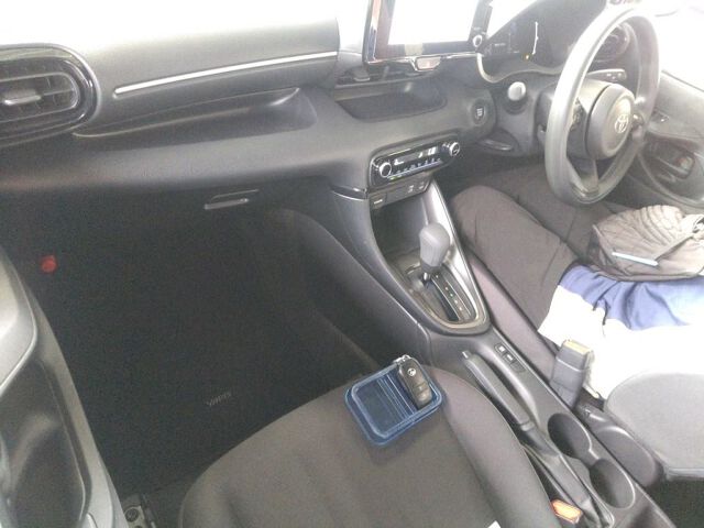 2024 Toyota Yaris G auction photo 3