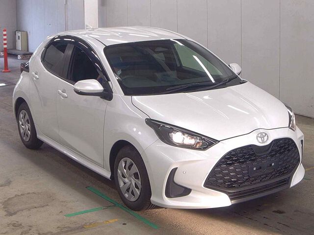 2024 Toyota Yaris G Japan auction vehicle