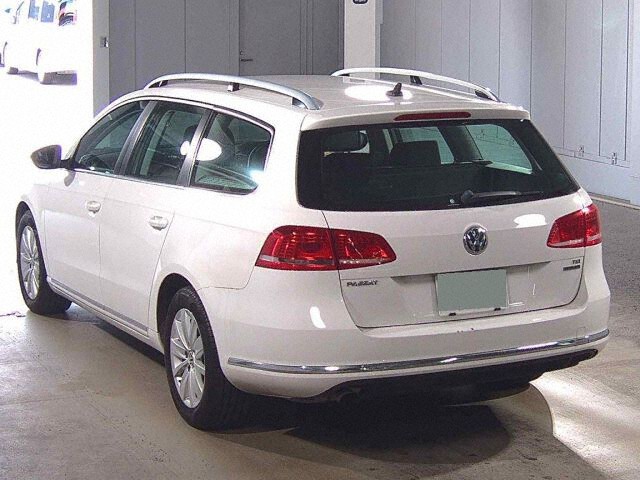 2014 Volkswagen パサートヴァリアント Navigation Edition auction photo 2