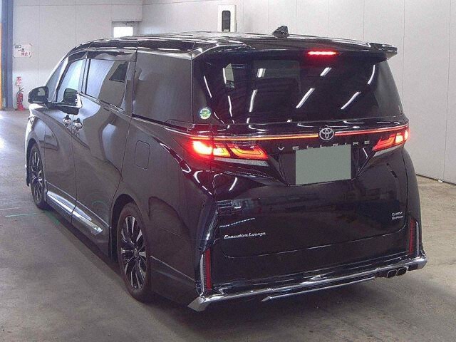 2024 Toyota Vellfire Executive Lounge 4WD auction photo 2