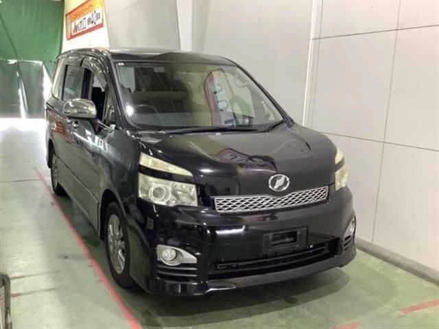 Japan Auction Vehicles 4 2012 Toyota Voxy 4WD ZSキラメキII auction photo