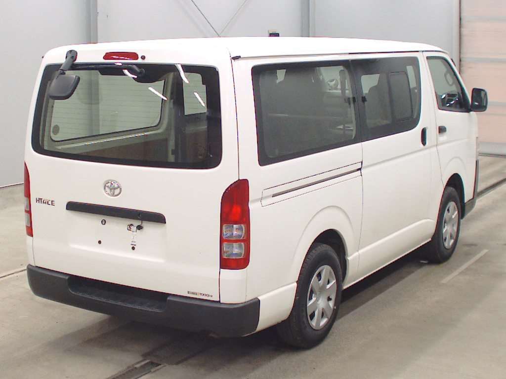 2022 Toyota Hiace ロングDX 4WD auction photo 2